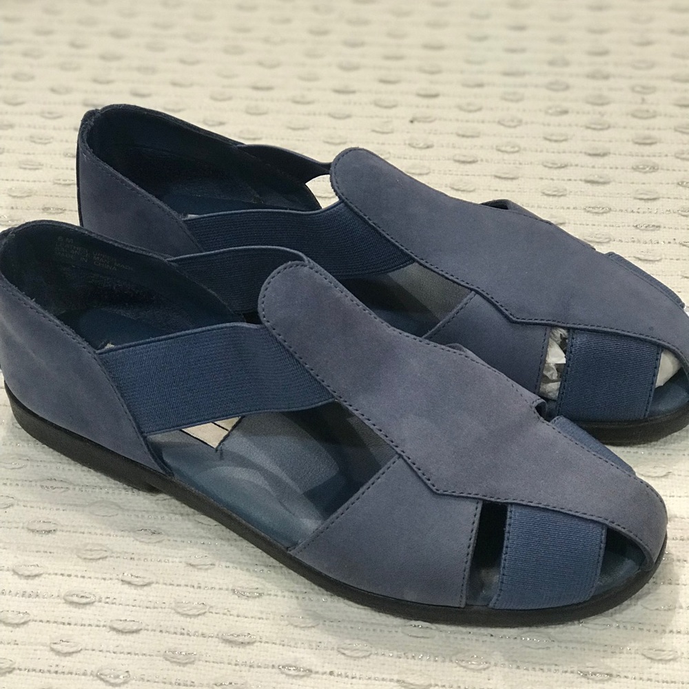 Women’s sandals